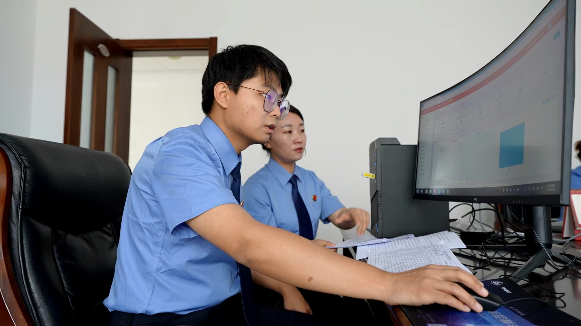 ���ᡰ�족�� ? ��ɫ���Ʒ�ƻ��˫��˫�š����Բ������� ���������